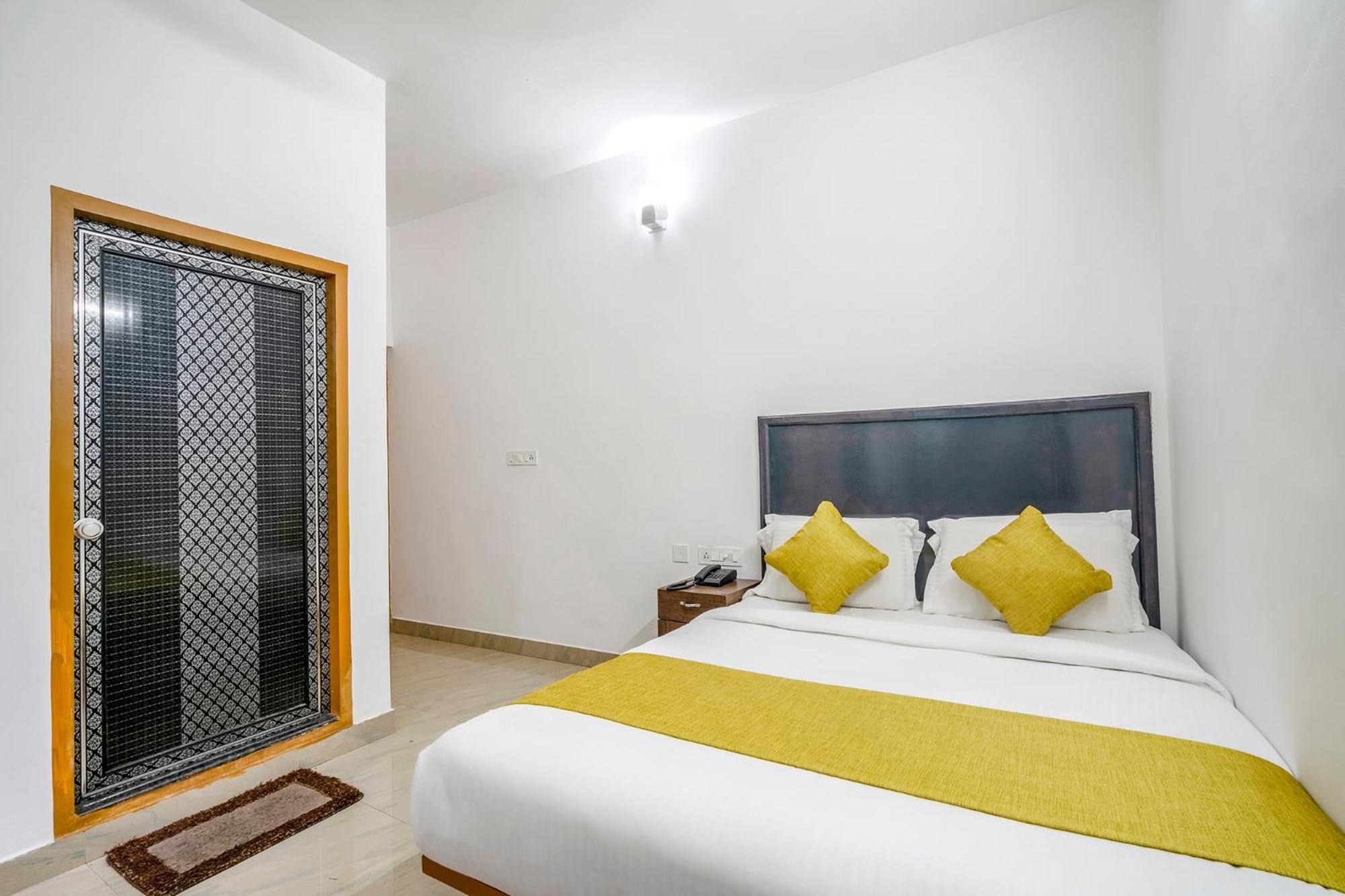Fabhotel Abrigo Residency Anaviratty 外观 照片