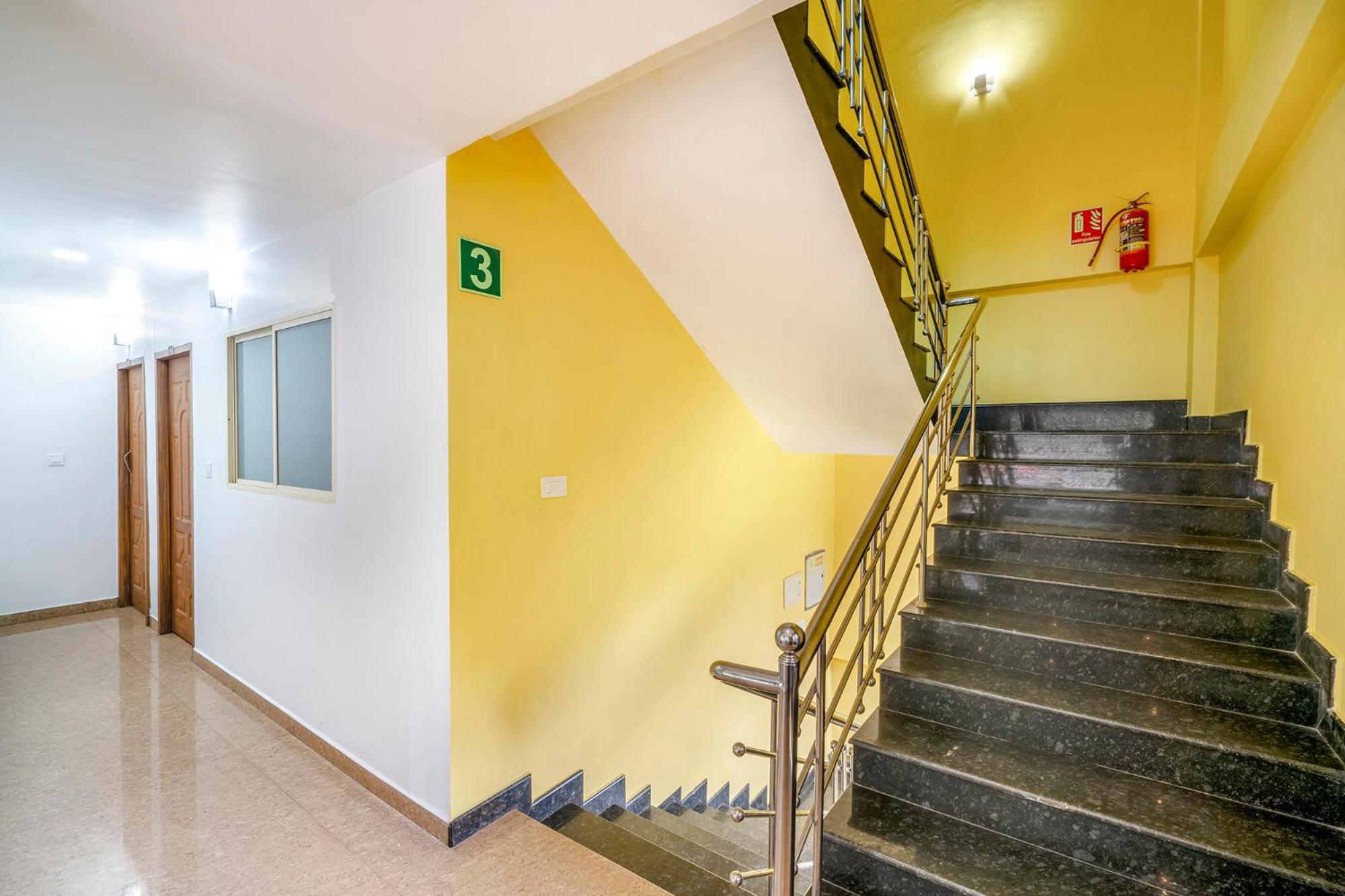 Fabhotel Abrigo Residency Anaviratty 外观 照片